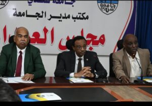 وزير التعليم العالي، البروفيسور أحمد مضوي موسى خلال زيارته لجامعة شندي
